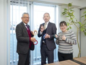 株式会社ジェー・ティー・エス 航空・宇宙に使う工業用テープのルート営業／年休120日以上