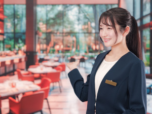 福岡天神ホテルマネジメント合同会社・ホテルJALシティ福岡天神(Cafe Contrail)(オークラニッコーホテルグループ) カフェレストランスタッフ／賞与3.8カ月分／未経験歓迎