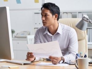 株式会社オーシャンシステム【スタンダード市場】 事務総合職／安定性抜群／月給27万円以上／残業月25h程度