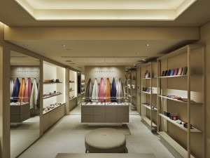 ＢＯＮＡＶＥＮＴＵＲＡ株式会社 海外レザーブランドの百貨店営業／未経験歓迎／年休120日