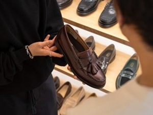 株式会社ジー・エム・ティー 靴の販売スタッフ／月給28万円～／賞与年2回／平均残業月2h