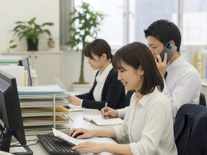 ニューウェイジャパン株式会社 人気雑貨メーカーの事務／土日祝休／賞与4ヶ月分／残業少なめ