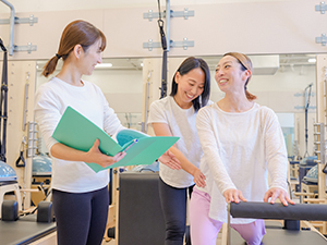 ＮＥＸＴ　Ｃｒｅａｔｉｏｎ’ｓ株式会社 SV候補／年休121日／残業ほぼなし／月給35万円以上