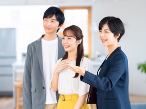 株式会社ＦＥＬＬＯＷＳ　ＪＡＰＡＮ 一般事務スタッフ／未経験OK／土日祝休／残業なし／賞与年2回