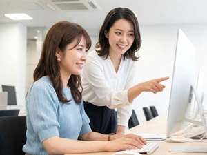 株式会社エンパワー データ入力サポート／賞与年2回／残業ナシ／髪色・ネイル自由