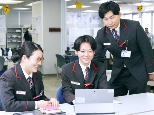 株式会社かんぽ生命保険【プライム市場】(日本郵政グループ) 地域密着型保険コンサルタント／年休120日／北海道・東北募集