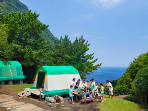 東海汽船株式会社【スタンダード市場】 「海のふるさと村」運営・管理／未経験歓迎／賞与実績4カ月分