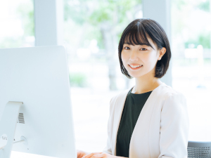 株式会社ＰＩＳＡコーポレーション 営業事務／月給30万円／年休148日／土日休み／業界経験不問