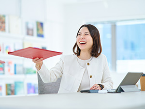 株式会社毎日急行【 DAILY EXPRESS Co., Ltd. 】 データ入力など事務職／月9回休み／賞与5ヶ月分／基本定時退社