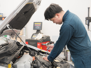 オトロンカーズ株式会社(オートバックスセブングループ) 車両品質管理／月給33万～／賞与2回・特別賞与／有休取得9割