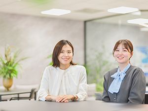 横濱コーポレーション株式会社 総務・人事スタッフ／完週休2日／月給25万円／みなとみらい