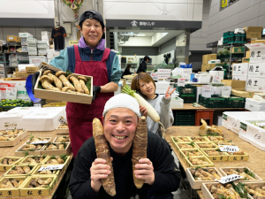 株式会社築地くしや 40～50代活躍／月給30万円～／野菜の仕分け／未経験大歓迎