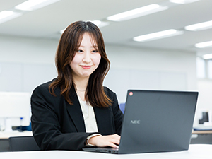 アプライドテクノロジー株式会社 事務職／月給25万円以上／土日祝休み／産育休の取得実績あり