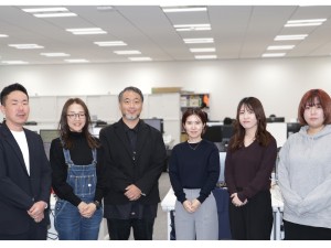 オートコムジャパン株式会社 Webデザイナー／年休131日／賞与年2回／定時退社可