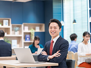 株式会社ビー・ビー・エム 総務・人事・経理職／土日祝休み／年休123日／賞与5カ月分