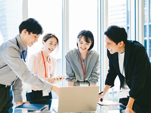 ＬＳＩＧＮ　ＰＯＳＴ株式会社 人事採用／年休128日／管理職候補／月給40万円以上