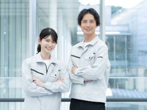 株式会社エーゼット 総合職／未経験歓迎／25歳以下／年休最大125日／残業月3h