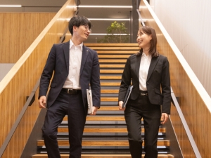 株式会社竹中道路(竹中工務店グループ) 事務総合職（総務・人事・財務）／月給25万円以上／賞与年2回