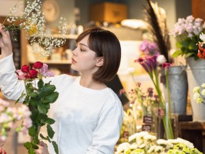 学校法人２１世紀アカデメイア フラワー常勤教員（学校職員）／年間休日121日／残業月10h