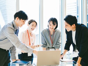 三井物産フォーサイト株式会社(三井物産グループ) 企業の経営を支える企画職／未経験OK／土日祝休／年休123日