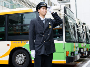 東京都（交通局） 都営バス運転手／未経験歓迎／養成枠採用／研修体制充実