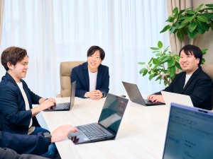株式会社ファームボンド AIオペレーションスタッフ／副業可／年休123日／残業10h