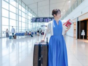 株式会社東横イン（東横INN昭島駅南口） ホテリエ（フロント業務）／年休169日／月給26.5万～