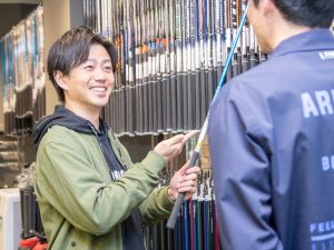 ピンゴルフジャパン株式会社 PINGの店舗スタッフ／年間休日120日／残業月10h以下