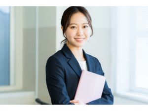 日新理化株式会社(新日本理化株式会社のグループ会社) 事務（幹部候補）／フルフレックス／残業少なめ／マイカー通勤可