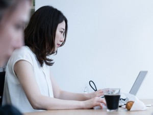 インベストデザイン株式会社 成長中ベンチャーのバックオフィス／残業なし／月給35万円以上