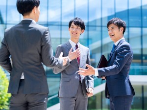 新倉工業株式会社 メーカー営業／未経験歓迎／年休123日／社宅寮・住宅手当あり