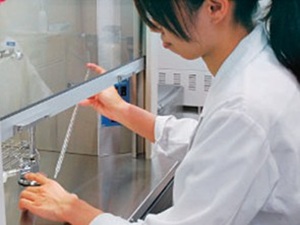 丸ひし株式会社 食品工場の品質管理（幹部候補）／右肩上がり成長企業／車通勤可