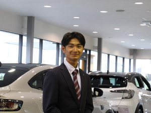 株式会社ユーロフランス(SHINWAグループ) サービスフロント／残業月15ｈ程／経験者前職給与考慮