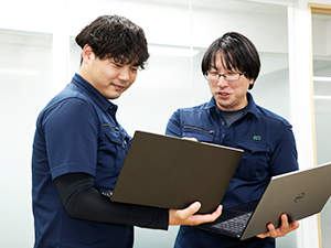 エコカーボン株式会社 電気や空調設備の現場管理・サポート／土日祝休み・年休126日