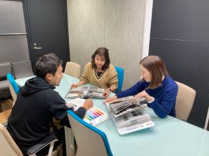 株式会社ＨＩＴ’Ｓ－Ｖ 営業・空間プロデュース／年休123日／月給29万円／転勤なし