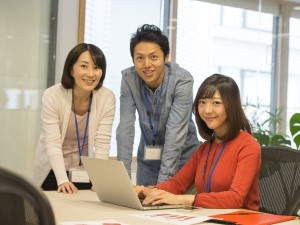 株式会社すぎ広報 商業施設向け販促企画ディレクター／未経験歓迎／フレックス制