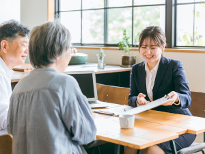 株式会社ベネッセシニアサポート(ベネッセグループ) 入居相談員／職種未経験OK／月給28万円～／全国同時募集
