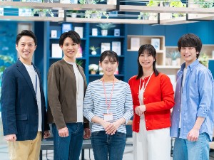 学校法人２１世紀アカデメイア 専門学校の広報・PR企画／未経験OK／年休121日／残業少