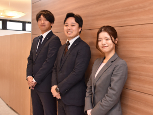 株式会社ＡＶＡＮＴＩＡ【スタンダード市場】 未経験歓迎／サポート事務／原則定時退社／完全週休2日制