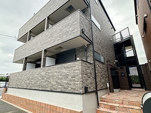 横濱コーポレーション株式会社 施工ディレクター／完週休2日／月給25万円／みなとみらい