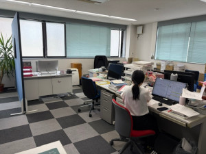 株式会社ＪＣトレーディング 経理総務／年休120日／残業少／年間売上12億円の成長企業