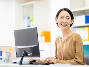 株式会社日本ワークプレイス 人事・労務事務／年休125日／土日祝休み／事業・売上拡大中