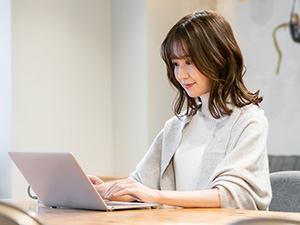 株式会社共立トラスト(共立トラベルエージェンシー) 自社旅行ツアーをPRするライター／未経験OK／年休120日