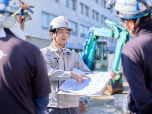 株式会社竹中道路(竹中工務店グループ) 道路施工管理／月給25万円以上／賞与年2回／年間休日132日