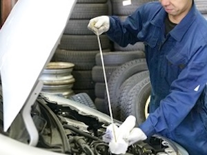 長岡乳配株式会社 自動車整備士／賞与年2回／福利厚生充実／土日祝休も可／転勤無