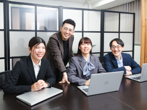 マッチスル株式会社 IT人材コーディネーター／年休125日／未経験月給30万円～