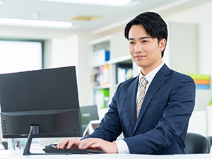 サンマルコ食品株式会社 物流コーディネーター／賞与年2回／夜勤無し／原則定時退社
