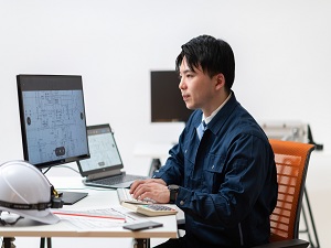 株式会社エム・シー・ピー 積算／月給35万円～／基本定時退社／賞与実績5か月／土日祝休