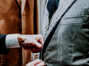ＷＡＴＡＫＩ株式会社 制服やユニフォーム・高品質スーツの提案営業／年休120日