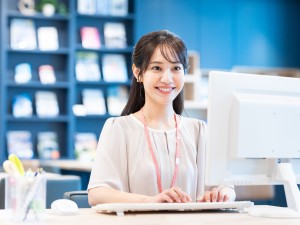 エルガーホールディングス合同会社 経理／月給35万円以上／年休124日／残業ほぼ無／10時始業